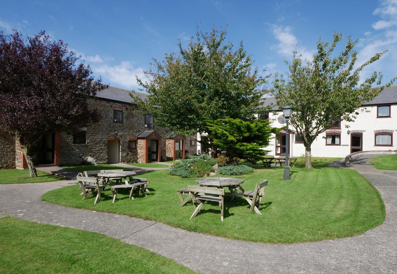 Kennacott Court Holiday Cottages บู๊ด ภายนอก รูปภาพ