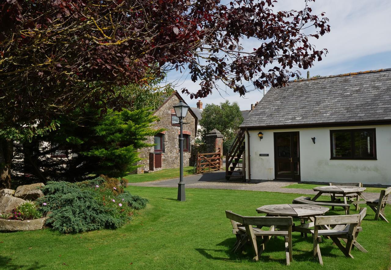 Kennacott Court Holiday Cottages บู๊ด ภายนอก รูปภาพ